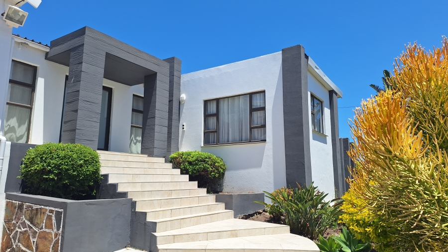 4 Bedroom Property for Sale in Gonubie Eastern Cape